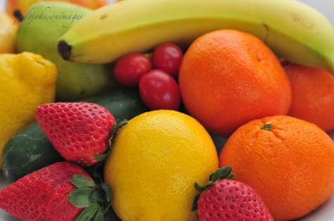The rainbow you can eat~fresh fruit and vegetables!